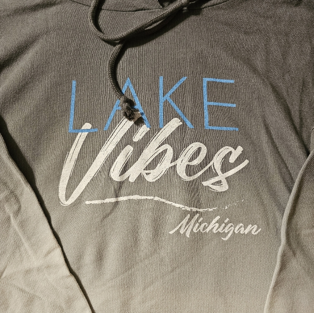New Hooded Lightweight Pullover